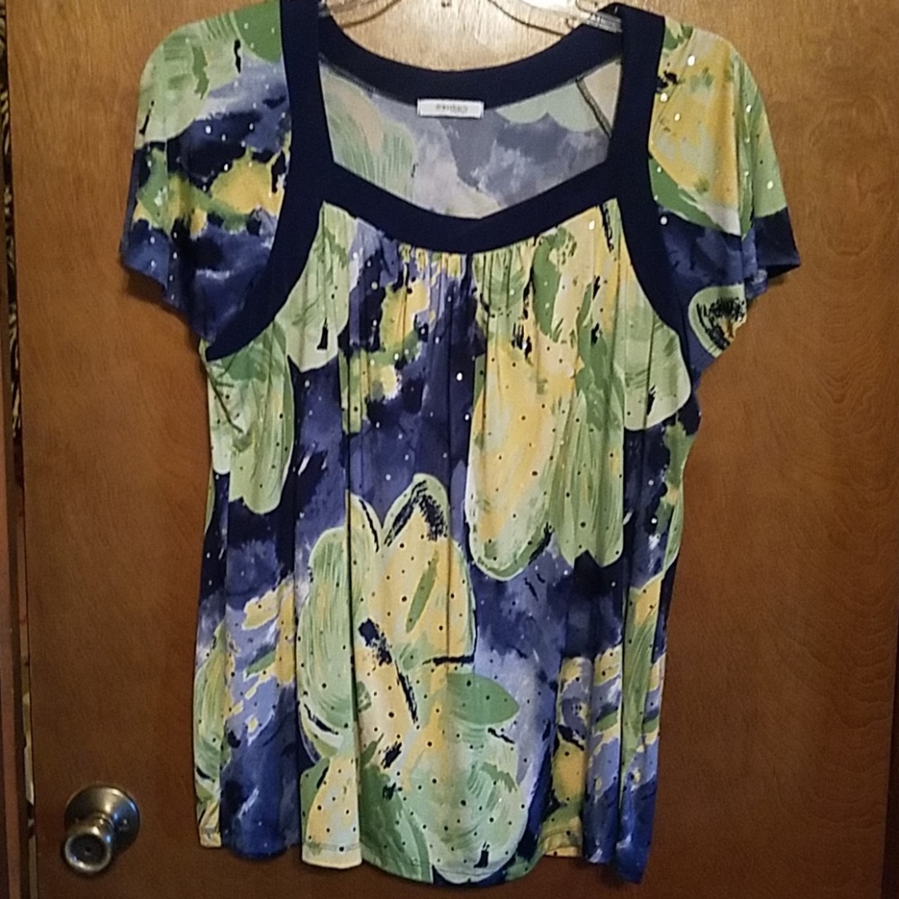 Dressbarn Top with silver accents